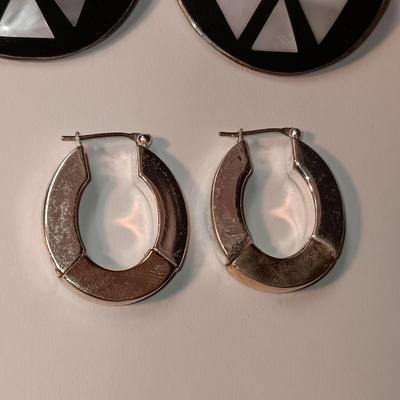 2 TONE HOOP EARRINGS AND DISC EARRINGS WITH ABALONE AND MARKED ALPACA