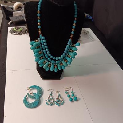 CHICO'S TURQUOISE COLORED NECKLACE AND 3 PAIRS OF EARRINGS