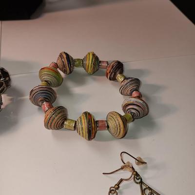 3 PAIRS OF EARRINGS AND 3 BRACELETS