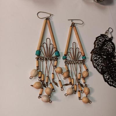 3 PAIRS OF EARRINGS AND 3 BRACELETS