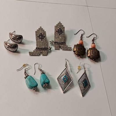 5 PAIRS OF PIERCED EARRINGS