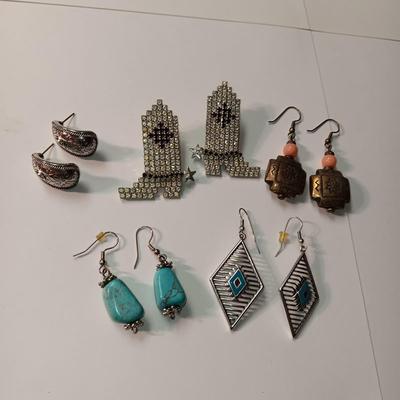 5 PAIRS OF PIERCED EARRINGS