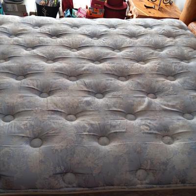 GORGEOUS! 1 OF A KIND! QUEEN SIZE PINE LOG BED