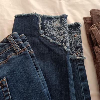 4 PAIRS OF LADIES JEANS SIZE 11/12