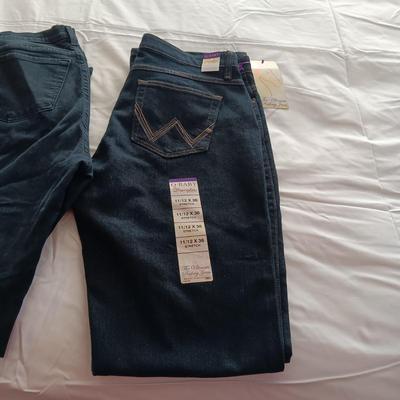 1 NEW, 3 LIKE NEW LADIES JEANS SIZE 11/12