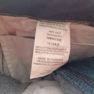 1 NEW, 3 LIKE NEW LADIES JEANS SIZE 11/12