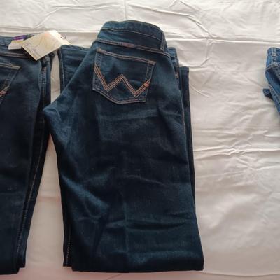 1 NEW, 3 LIKE NEW LADIES JEANS SIZE 11/12