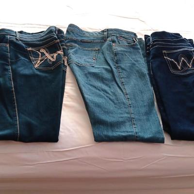 LADIES JEANS SIZE 11/12