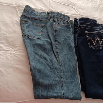 LADIES JEANS SIZE 11/12