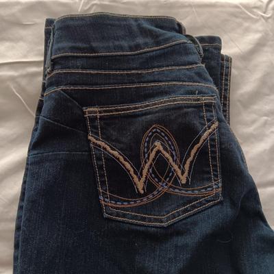 LADIES JEANS SIZE 11/12