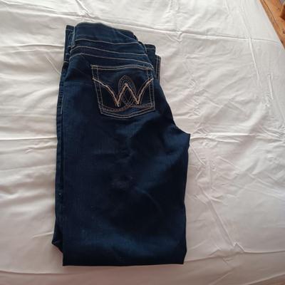 LADIES JEANS SIZE 11/12