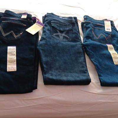 2 NEW, 1 LIKE NEW LADIES JEANS SIZE 11/12