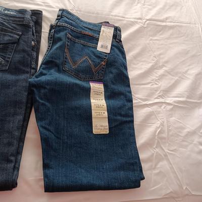 2 NEW, 1 LIKE NEW LADIES JEANS SIZE 11/12