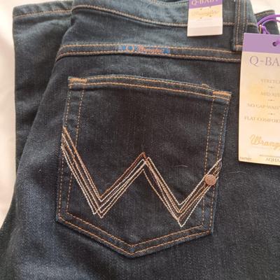 2 NEW, 1 LIKE NEW LADIES JEANS SIZE 11/12