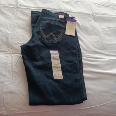 2 NEW, 1 LIKE NEW LADIES JEANS SIZE 11/12
