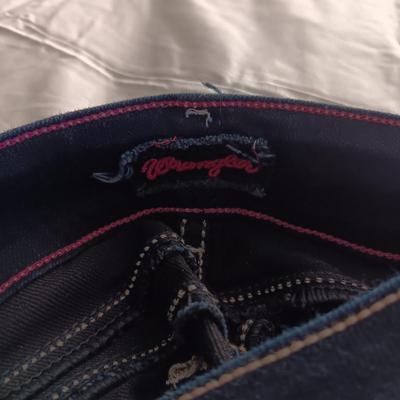LADIES JEANS AND PANTS SIZE 11/12