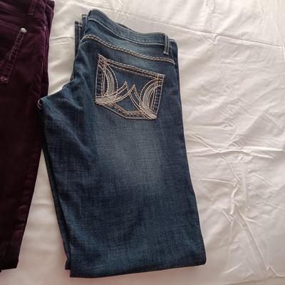 LADIES JEANS AND PANTS SIZE 11/12