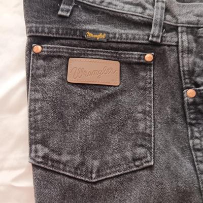 LIKE NEW MEN'S JEANS SIZE 36 X 32