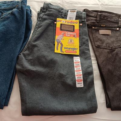 1 NEW, 2 LIKE NEW MEN'S JEANS SIZE 36 X 32