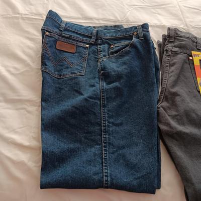 1 NEW, 2 LIKE NEW MEN'S JEANS SIZE 36 X 32