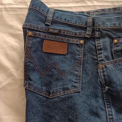 1 NEW, 2 LIKE NEW MEN'S JEANS SIZE 36 X 32