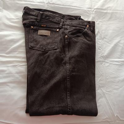 1 NEW, 2 LIKE NEW MEN'S JEANS SIZE 36 X 32