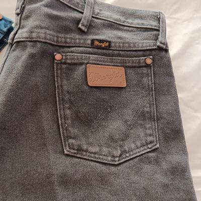 1 NEW, 3 LIKE NEW MEN'S JEANS SIZE 36 X 32