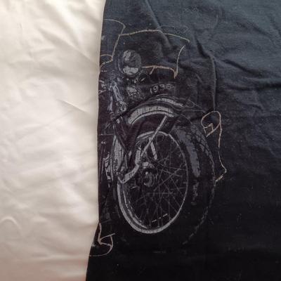 MEN'S HARLEY DAVIDSON LARGE SHIRTS