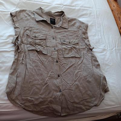 3 LADIES HARLEY DAVIDSON SHIRTS SIZE LARGE