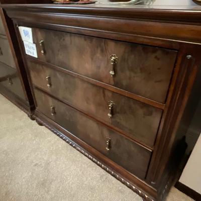 B49-Beautiful 3 Drawer Dresser