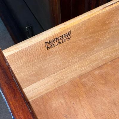 B49-Beautiful 3 Drawer Dresser