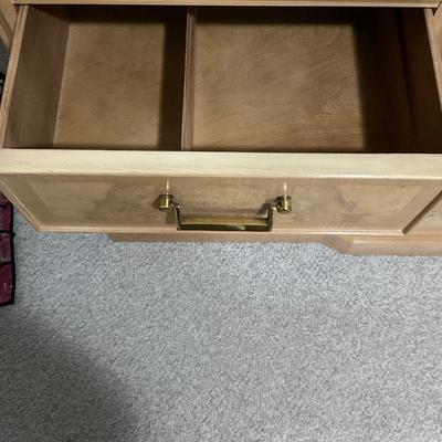 B52-Drexel Heritage Burled Walnut Dresser with Mirror