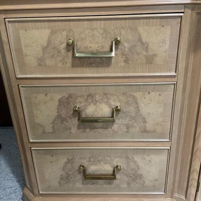 B52-Drexel Heritage Burled Walnut Dresser with Mirror