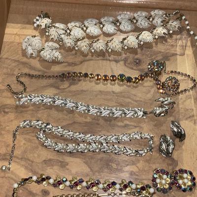 B54-Costume Jewelry