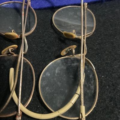 1800’ gold rim glasses