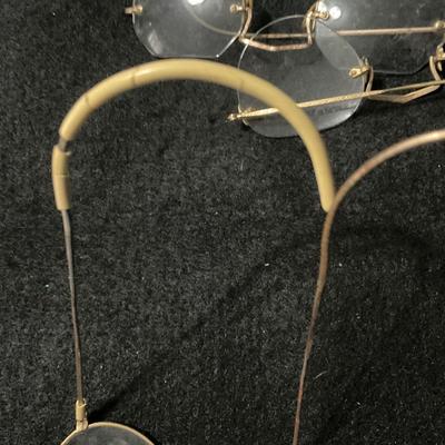1800’ gold rim glasses