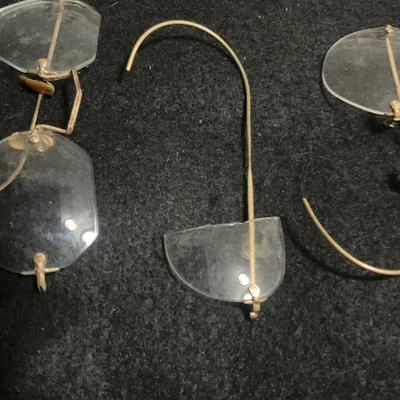 1800’ gold rim glasses
