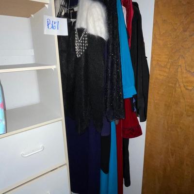 B67-Clothing Lot-Women’s-varying sizes