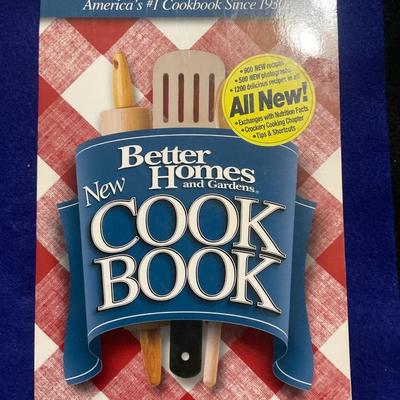 Better Homes and Gardens Cook Book.
