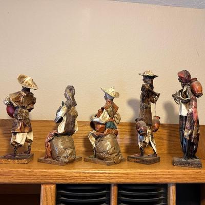 MEXICAN FOLK ART, PAPIER-MÂCHÉ VILLAGERS
