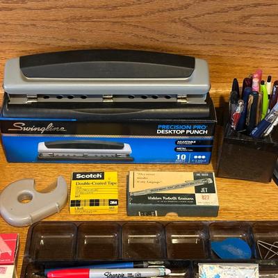 COMPUTER GAMES ON DISC, 3 HOLE PUNCH AND MORE
