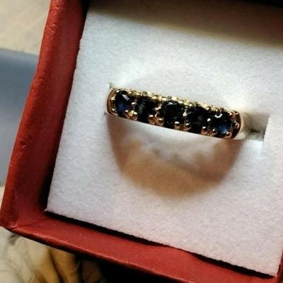 Mesmerizing Vintage 14 kyg Blue Sapphire Ring Sz. 6.5