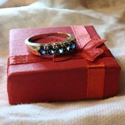 Mesmerizing Vintage 14 kyg Blue Sapphire Ring Sz. 6.5