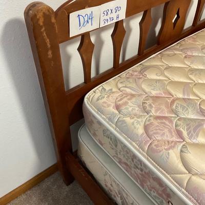 D24-Full headboard/footboard/side rails with mattress and box spring