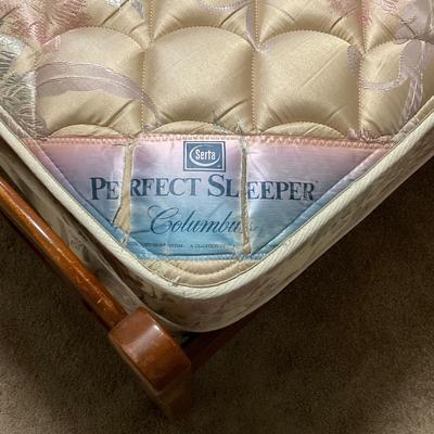 D24-Full headboard/footboard/side rails with mattress and box spring