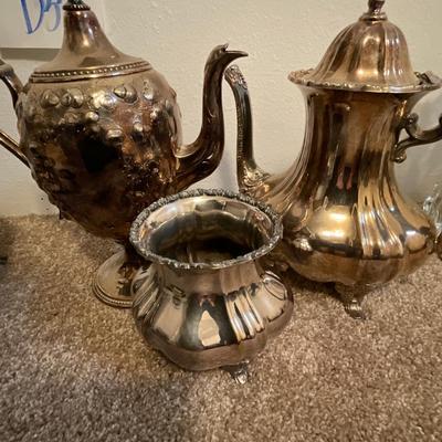 D37-Misc serving dishes
