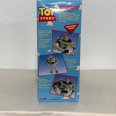 Toy Story Buzz Lightyear Ultimate Talking Action Figure