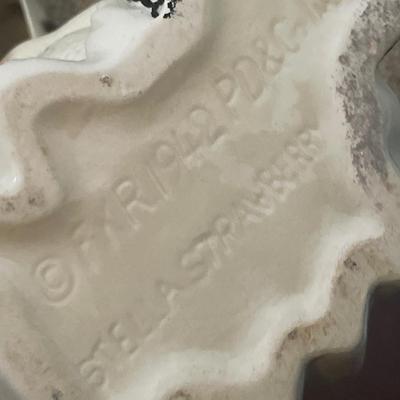 D49-Stella strawberry cookie jar