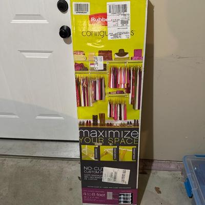 Closet shelving
