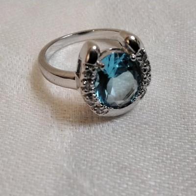 London Blue Topaz Surrounded By White Sapphires 925 Ring Size 7